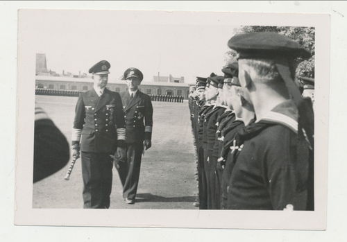 Kriegsmarine Original Foto Admiral Dönitz mit Ritterkreuz WK2