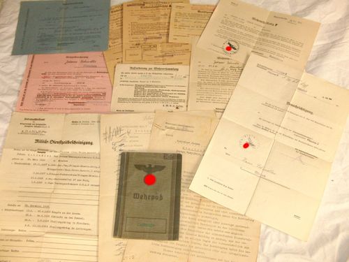 Flieger Bombenstaffel 27 und Stab Bombengeschwader O.H.L.8 Dokumente Wehrpass WK1/WK2