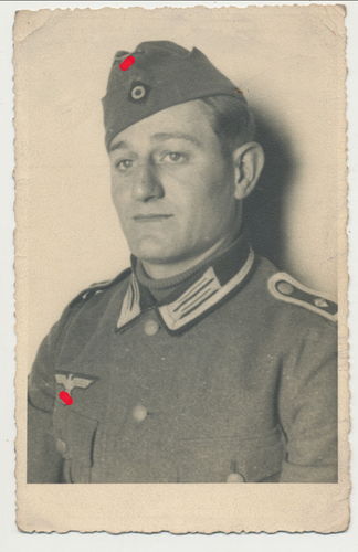 Feldwebel Infanterie Wehrmacht Portrait Foto mit Schiffchen Mütze WK2