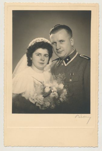 SS Hochzeit Portrait Foto Uscha Unterscharführer WK2