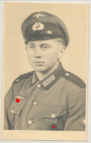 Pioniere deutsche Wehrmacht Schirmmütze Soldat mit Verwundetenabzeichen Portrait Foto WK2