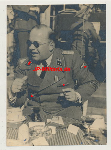 ORIGINAL Foto Waffen SS Offizier Ärmelband Wiking Nahkampfspange DKiG Deutsches Kreuz Lublin 1944 #1