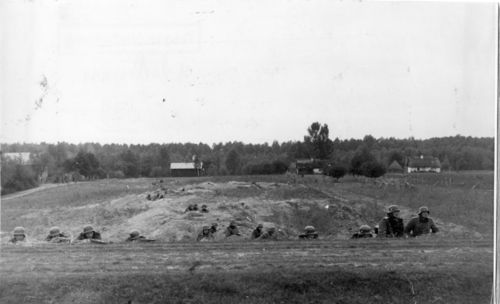 Presse Foto Wehrmacht Infanterie Stellung vor Modlin WK2