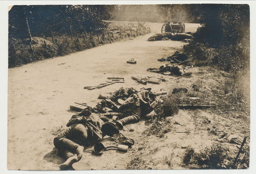 Presse Foto dt Wehrmacht Der Vormarsch zur Marne bei Riems gefallene Franzosen Tod Schlachtfeld