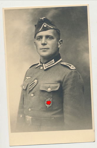 Wehrmacht Feldwebel mit Orden SA Sportabzeichen Ordensbändern - Original Portrait Foto WK2