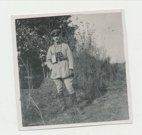 Soldat Militär mit Fernglas Kartentasche Ausrüstung - kleines Original Foto WK1