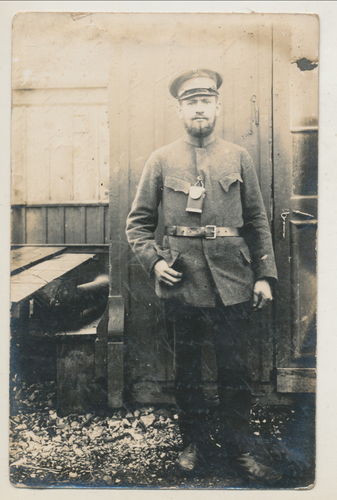 Militärische Eisenbahn Betr. Amt Dir. 2 ONVILLE - Feldpostkarte Portrait Soldat Taschenlampe 1916
