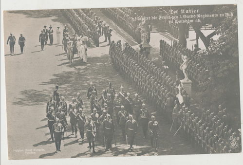 Der Kaiser schreitet die Front des Garde Regiments in Potsdam ab - Original Postkarte Kaiserreich