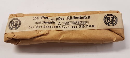 Koppel Tragehaken 24 Stück in der Original RZM Verpackung Reichszeugmeisterei der NSDAP WK2