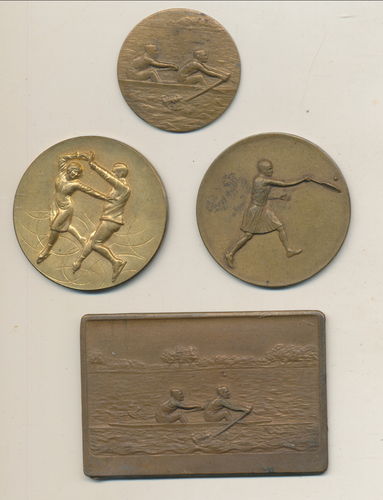 Set von 4 Stück Sport Ruder / Tanz / Tennis Abzeichen Medaillen Bronze um 1930