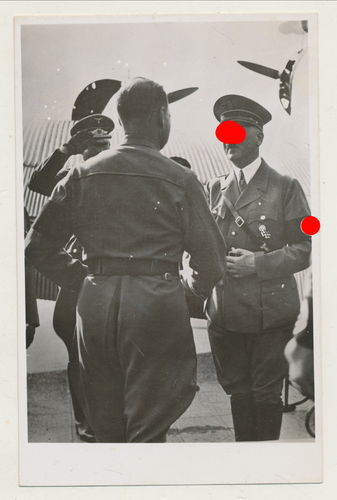 Adolf Hitler mit Rudolf Hess am Flugzeug - Original Postkarte 3. Reich