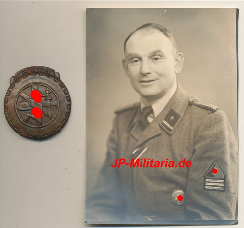 Treueabzeichen der holländischen Freiwilligen NSKK Gruppe Luftwaffe Holland mit Portrait Foto WK2