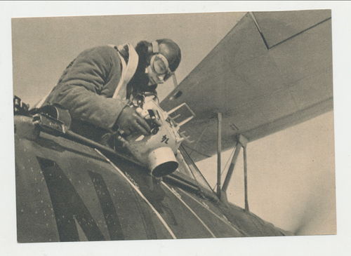 Luftwaffe Flieger mit Bord Kamera für Luftaufnahme Camera - Original Postkarte 3. Reich