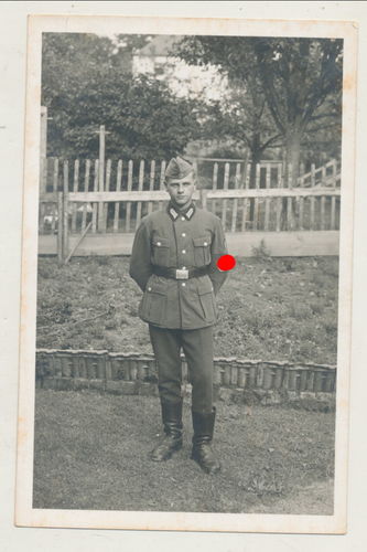 Reichsarbeitsdienst Soldat mit Schiffchen Mütze Armbinde Koppel - Original Foto WK2