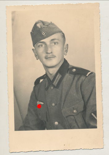 Wehrmacht Soldat mit Schiffchen Mütze Original Portrait Foto WK2