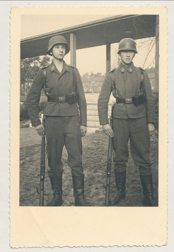 Luftwaffe Soldaten mit Ausrüstung K98 Patronentaschen Koppel Original Foto WK2
