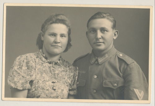 Wehrmacht Soldat mit Schwester - Aufnahme in Gera 1942 Original Portrait Foto WK2