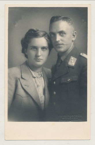 SA Obersturmführer der NSDAP mit Schmiss Gesicht Narbe mit Frau Original Portrait Foto signiert 1940