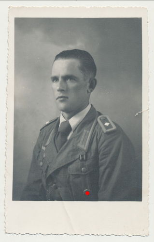 Wehrmacht Feldwebel Tropen Sommer Uniform Verwundetenabzeichen Feldspange Original Portrait Foto WK2