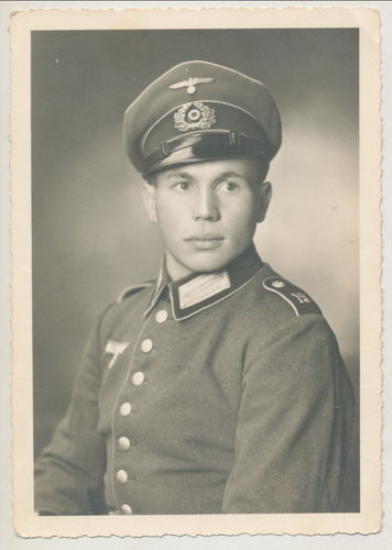 Deutsche Wehrmacht Soldat Infanterie Rgt. 19 Schulterklappen Original Portrait Foto WK2