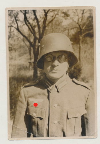 Wehrmacht Portrait Foto mit WK1 Stahlhelm Schulterklappen Inf Rgt 19 München