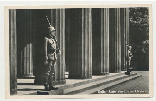 Berlin unter den Linden Ehrenmal mit Wache deutsche Wehrmacht - Original Postkarte WK2
