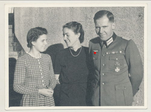 Wehrmacht Foto Offizier mit Orden EK1 Eisernes Kreuz 1. Klasse & KVK Kriegsverdienstkreuz 1. Klasse