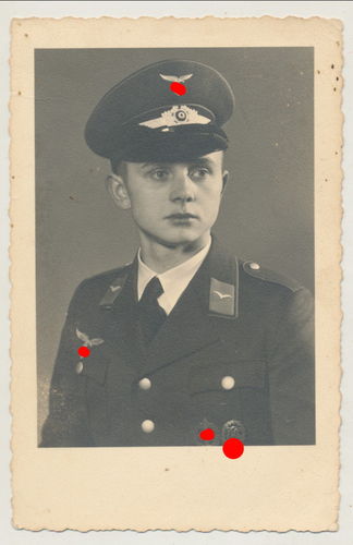 Luftwaffe Soldat mit DRL & SA Sportabzeichen - Original Portrait Foto WK2