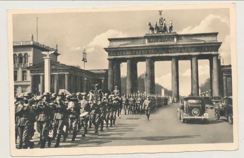 Wehrmacht am Brandenburger Tor - Original Postkarte 3. Reich