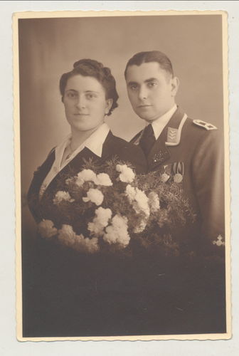 Luftwaffe Feldwebel mit Ordenspange und Ärmel Tätigkeitsabzeichen Original Hochzeit Portrait Foto