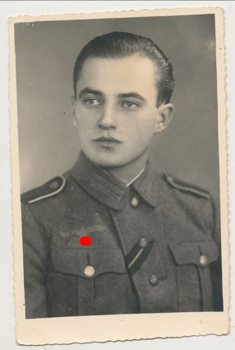 Deutsche Wehrmacht Soldat Ordensband Ostmedaille - Original Portrait Foto WK2