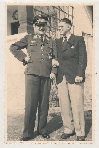 Luftwaffe Offizier mit Orden Flieger-Beobachterabzeichen, EK1, WK1 Flugzeugführer, KVK Original Foto