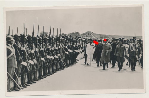 Adolf Hitller mit Duce Mussolini bei Parade - Original Postkarte 3. Reich