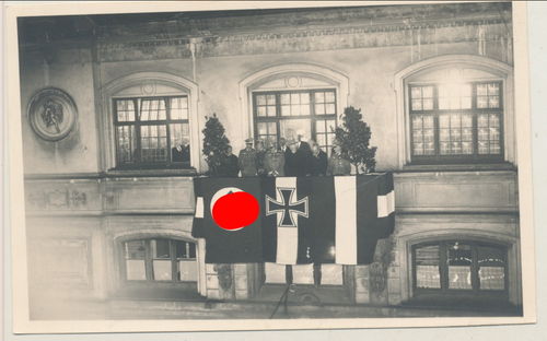 Tribühne Balkon mit Reichs Fahnen und HK Fahne mit Offizieren & SA - Original Foto 3. Reich