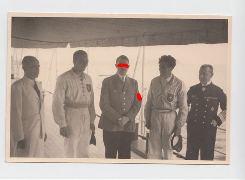 Adolf Hitler auf Jacht " Nixe " mit Admiral Raeder in Kiel 1936 Olympische Spiele - Original Foto