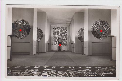 Berlin Ehrenhalle in der Ausstellung Deutschland 1936 - Original Postkarte 3. Reich