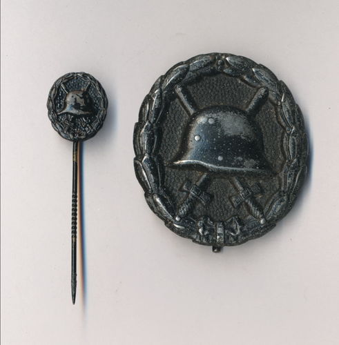 Verwundetenabzeichen in Schwarz 1914/18 mit Miniatur