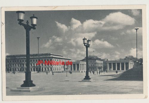 München Braunes Haus Adolf Hitler mit Führerhaus und Ehrentempel - Original Postkarte von 1943