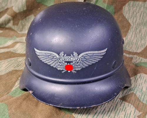 Luftschutz Stahlhelm M35 mit schönen Komplett erhaltenen Luftschutz Adler Emblem