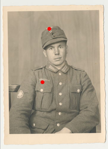 Wehrmacht Gebirgsjäger mit Bergmütze Edelweiss Original Portrait Foto WK2