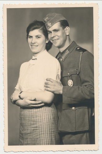Wehrmacht Soldat mit allgemeinen Sturmabzeichen Original Portrait Foto WK2
