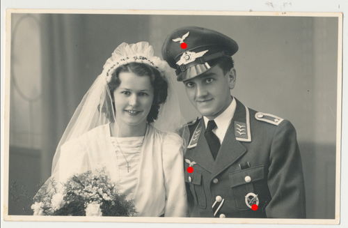 Luftwaffe Feldwebel mit Fliegerschützen Abzeichen Hochzeit Original Foto WK2