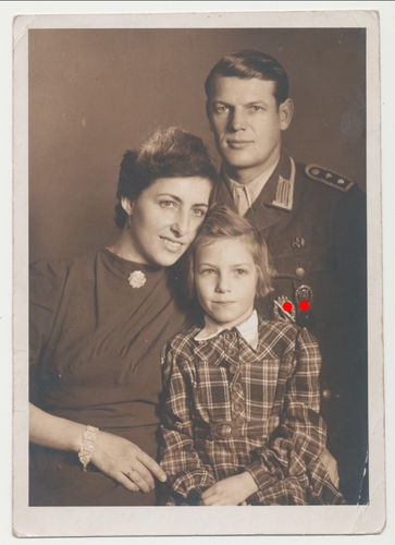 Wehrmacht OFW mit Inf Sturmabzeichen DRL Sportabzeichen Original Portrait Foto Familie WK2