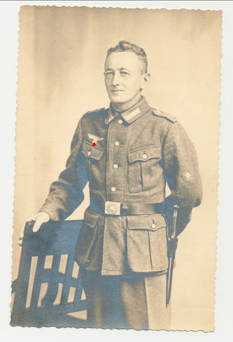 Wehrmacht Soldat mit Seitengewehr Bajonett für K98 Original Portrait Foto WK2