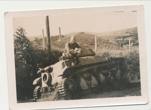 Schlachtfeld Foto zerstörte Panzer Frankreich mit Wehrmacht Original Foto WK2