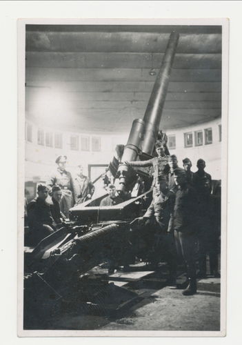 Artillerie Geschütz in Bunker Werkstatt Russland - Original Foto WK2