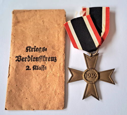 KVK Kriegsverdienstkreuz 2. Kl OHNE Schwerter in Verleihungstüte Hersteller Deschler