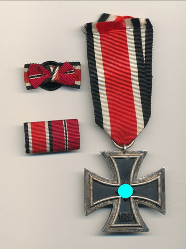 EK2 Eisernes Kreuz 2. Klasse 1939 mit Band Feldspange & Knopflochspange für EK2 und Ostmedaille