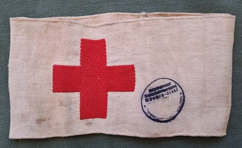 DRK Deutsches Rotes Kreuz Armbinde für Sanitäter Stempel München Stadt WK2