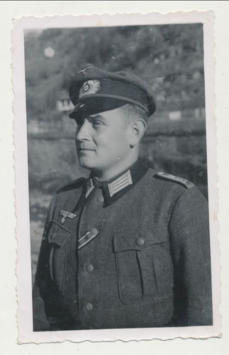 Wehrmacht Offizier mit Knautsch Mütze Schirmmütze Original Foto WK2
